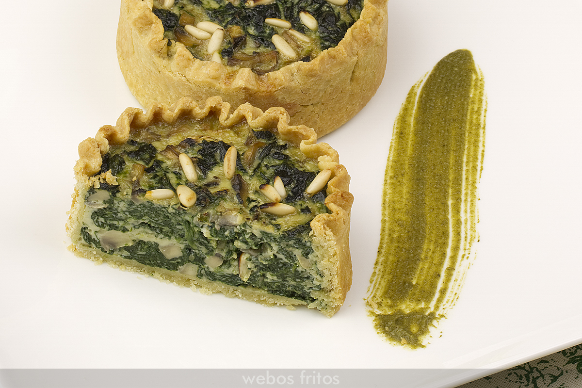 Pastel de espinacas y setas abierto