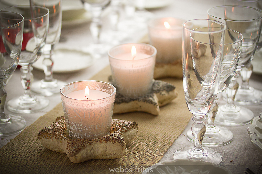 Centro de mesa hecho con pan para Navidad