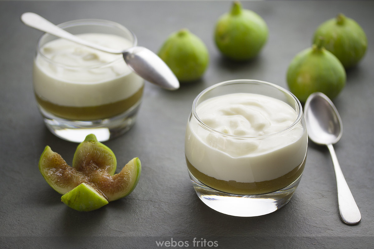 Vasitos de higos y mousse de chocolate blanco