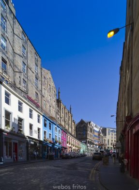Edimburgo. Victoria St.