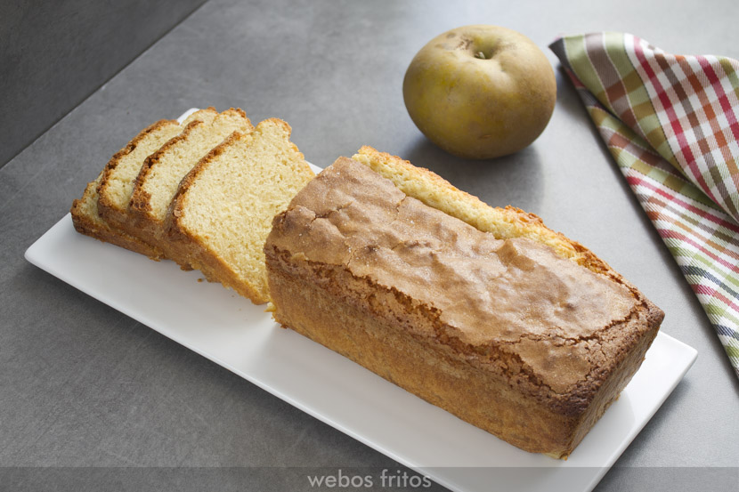 Bizcocho cuatro cuartos de manzana