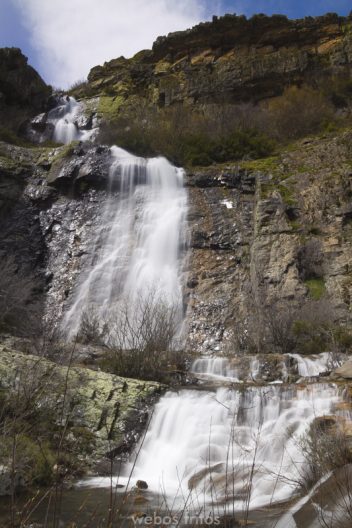 Bajo las chorreras de Despañalagua