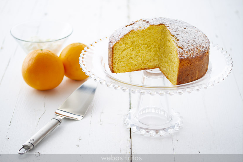 Bizcocho fácil de yogur y naranja