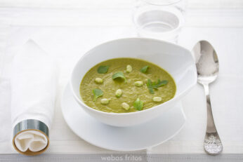 Crema de brócoli y manzana