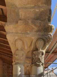 Capiteles con escenas de la Anunciación