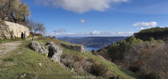 El camino de las Bodegas mirando hacia Entrepeñas