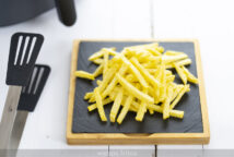 Patatas Agria fritas cortadas en bastones