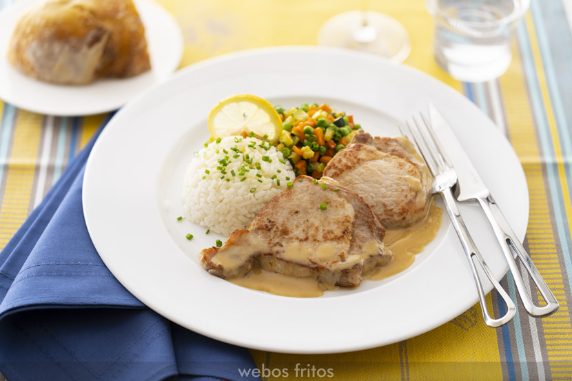 Chuletas de cerdo con salsa de limón
