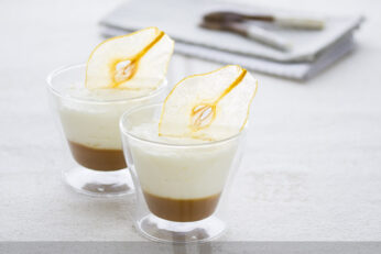 Mouse de peras con caramelo salado