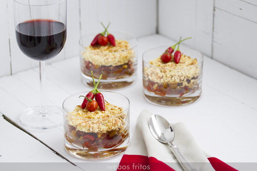 Crumble de piquillos y tomates